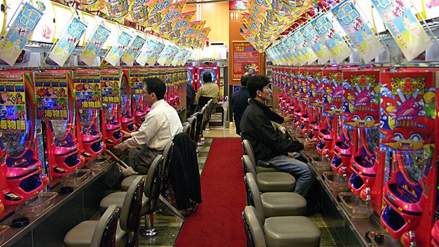 _62061654_pachinko.jpg